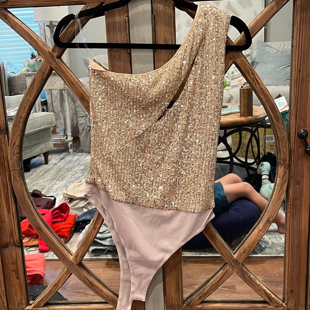 NWT Gold sequin bodysuit